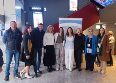 Μέσα από τα μάτια μας... 16 φωνές για τον Αυτισμό...